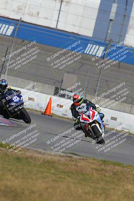 media/Nov-26-2022-Fastrack Riders (Sat) [[b001e85eef]]/Level 3/Session 3 Outside Turn 9/